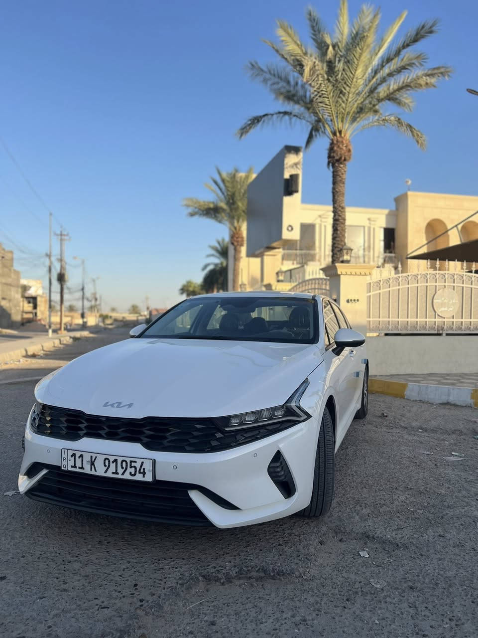 السلام عليكم kia k5 مديل 23 وارد كوري محرك 2000 دوش وهايبرد  حادثها فقط ٤ رصعات في القماره كما موضوح في السونار وتكحيل في الدعاميه الخلفيه وصار عندي صبغ يم البلوجكتر الدعاميه الاماميه على كد اصبعين هيه ممحسوبه بس للمصداقيه باقي السياره كفاله عامه وين ميعجيك افحص ماشيه ١٧الف كيلو وقابل للزياده كلشي واضح كدامك….

مواصفات:
بصمه دخول 
بصمه تشغيل 
تحديد مسار
قياده ذاتيه
تحكمات ستيرن
تدفئ مقعاد و مقود 
تبريد شاشه ومنفصل 
تبريد قطعتين
لايت LED
كشنات كهرباء 
مري شفط 
رادار امامي خلفي
كامره خلفيه دوراه
حساسات امامي خلفي
صندوق ذكي يفتح عند الاقتراب
نضام ترحيب 
جام اوتو 
كير ماوس 
اوتو هولد 
سايد بريك كهربائي 
يعني فول عدى الفتحه
التفويله تمشي ٩٨٥ حقيقي 
كير AT المرغوب وليس cvt

اربع انضمه قياده ايكو ونورمل وسمارت و كمفورت

نضام الڤيو الي هوه تشغل الكامره الخلفيه انت وتمشي

السعر جداً مناسب مقارنه بخواتها والسوك كلشي بي 
السعر: 205 وبيها مجال
الرقم للتواصل ***********
غير متواجد فيس
