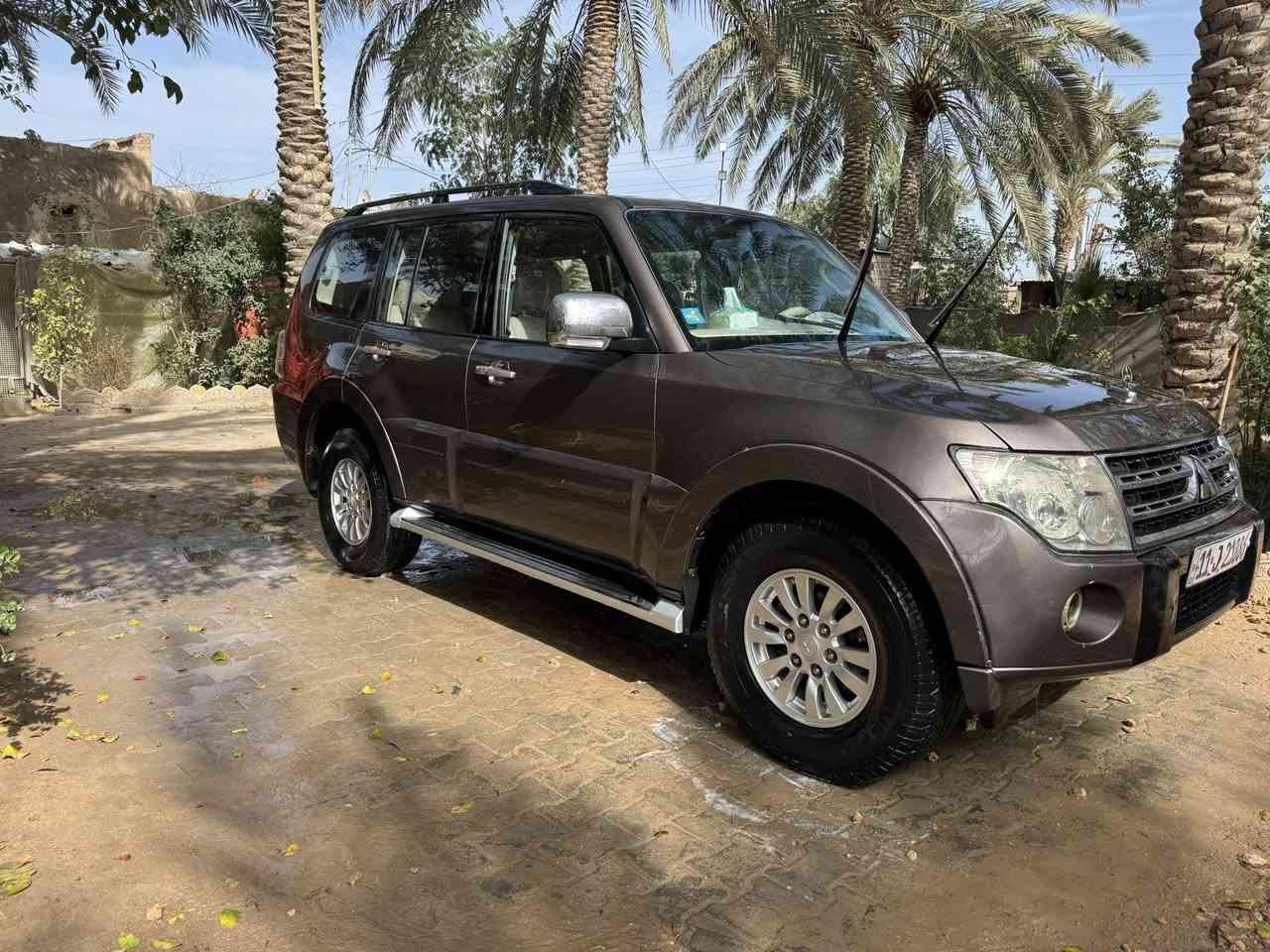 السلام عليكم للبيع فقط بايجرو موديل 2010خليجي يعني مو حبتور جاهزه من كلشي رقم بغداد الدولي كله جديد سنويه ل2030مكفوله من ضربه من تبديل من حادث من صبغ حداديه وكير ومحرك تبريد تتفئه لايت زنون شاشه أي باد كامره خلفي امامي تخم تاير السعر 130بيها مجال حق الجيه مكاني النجف للأتصال( ***********)
