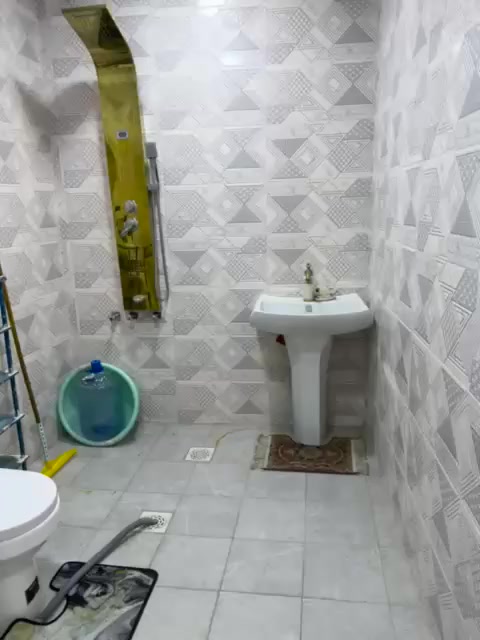 للبيع بيت 50 متر طابو ملك صرف
السلام عليكم بيت 50 متر طابو صرف مو زراعي كفائات السيديه 3 طوابق بيت كلش حلو وسعرها مرتب اني صاحب البيت مو دلال مباشر من عندي 
الاتصال ع رقم 
***********
