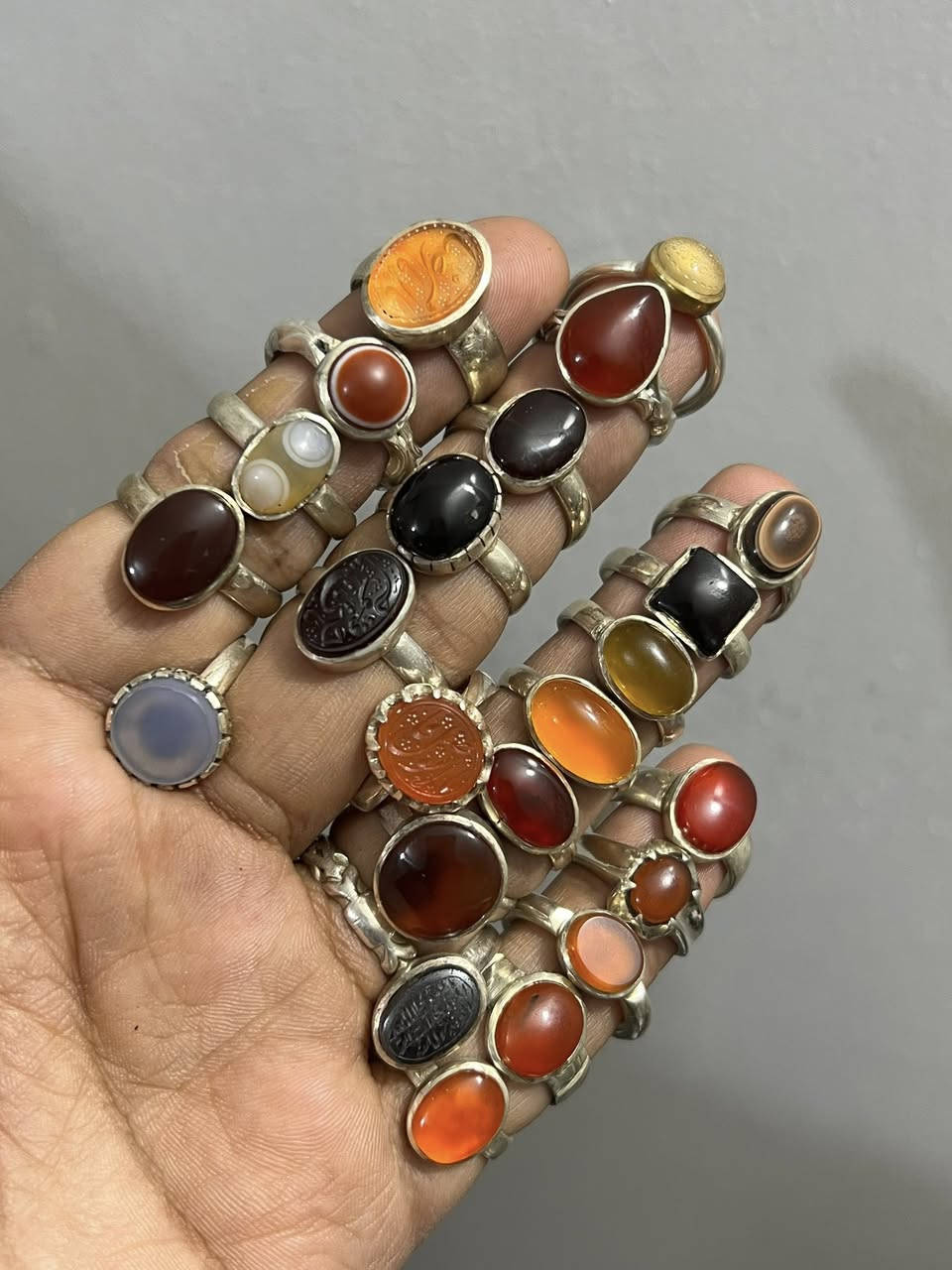 مجموعة عقيق نواعم 23 قطعه
فضة925صياغك يدوية

الشراي***********

المكان بغداد حي اور
