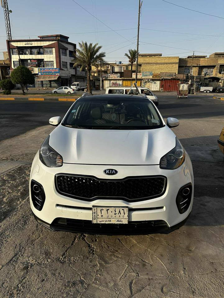 سلام عليكم
سبورتج 2017 خليجي مكفوله 
ماشية 75
رقم بغداد بأسمي 
مواصفات السيارة 
مكينة 2000 دوش 
بنراما 
تبريد امامي خلفي 
كامرة 
حساس خلفي
لد امامي وخلفي 
مري شفط 
وبعد بيها مواصفات 
اخوان الشراي يتصل ممتواجد ع الفيس رجاءً 
السعر 180ورقة 
للاتصال . ***********
مكان السيارة بغداد البلديات
