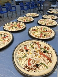 خلفة بيتزا متفرغ للعمل 07864164019