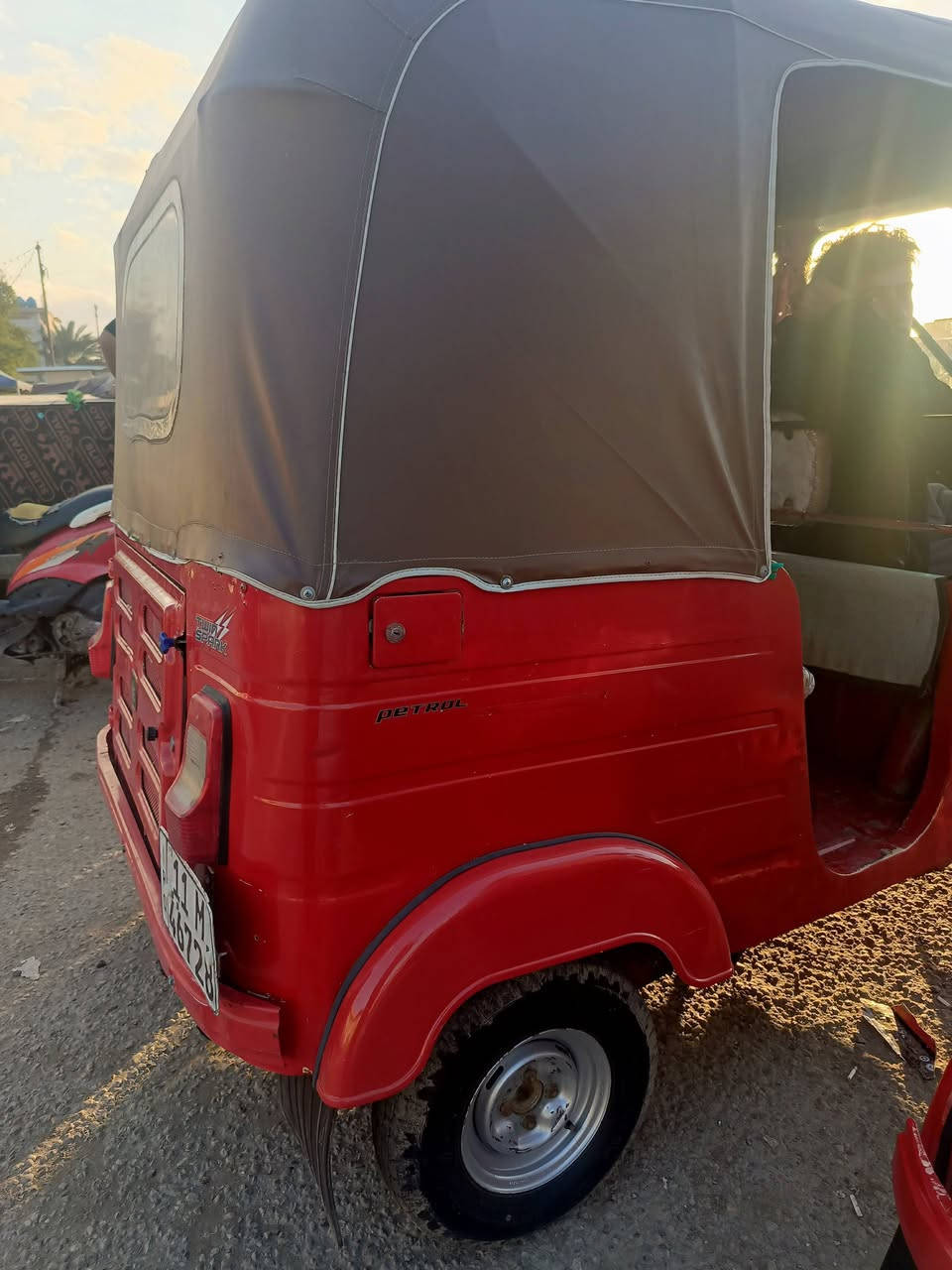 سلام عليكم متاح حالين تكتك موديل 18شهر 12
تكتك تحويل ثاني يوم بسمي 
نضيفه  كشر معمر مكينه نضيفه تجفيت جديد 
كلجات جدد متروكه تكتك  ***********
