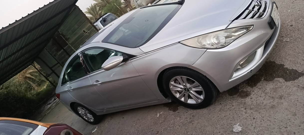 سلام عليكم  سونات امريكي  2011  السياره كامله مكمل  مابيه اي نقص تخم تاير تبريد ثلج   داخل رصاصي  دوشمه السياره كامله   بخير عل ياخذه  السياره بيه 3 قطع جاملغ وباب وبنيد  وتصليح بل لغده  (السعر» 85وبيه مجال للشراي  )( رقم الهاتف ( ***********)
