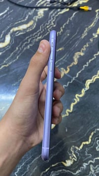 11 عادي ذاكره 128  بطاريه 74 مامفتوح نورمال  سعره 170  للتواصل:0774443...