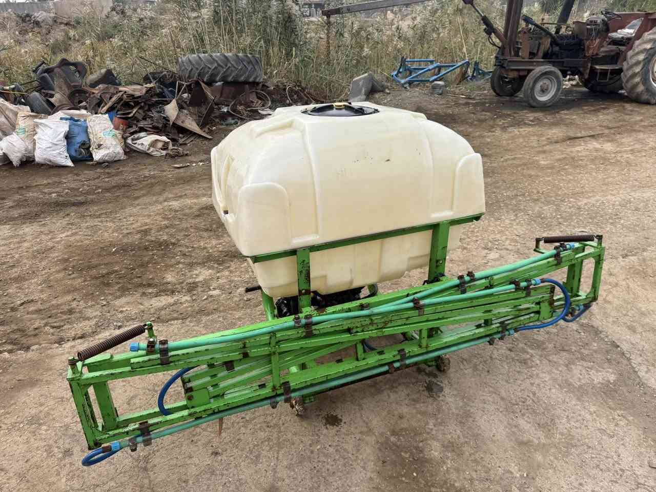 السلام عليكم شباب للبيع خرماشه حجريه ٣ سراوات.   او خرماشه مترين سراوان    او محموله كوبره.   او معدلانات.   ديجرات.    مكاني بغداد المحموديه سريع الدولي.   ***********.   ***********.
