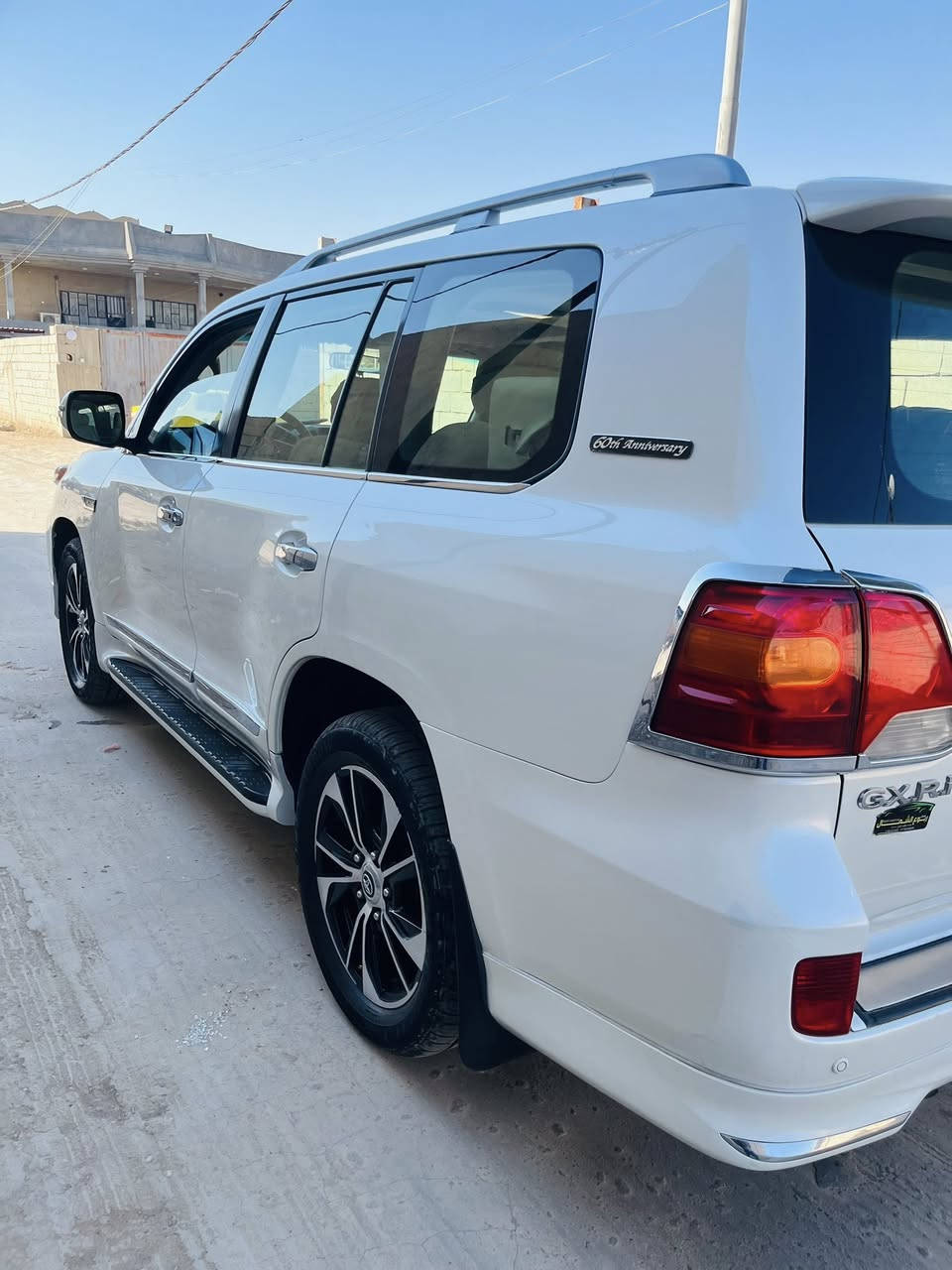 السلام عليكم لاندكورز 2011ستينيه رقم أربيل تريد تحويل تريد وكاله محرك 6سلندر محرك وكير على وضع الشركه تخم تاير جديد 7راكب  فتحه شقف بصمه سياره جديده كلش سونار مرفق المنشور بيهه بس بارد قليل مبين بسونار المكان واسط الصويره السعر 325$ لاستفسار***********
