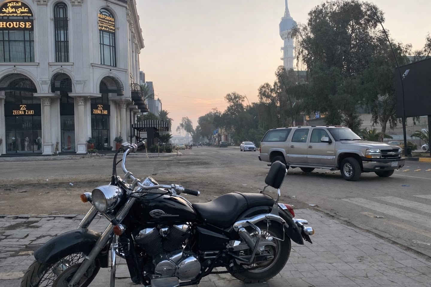 سلام عليكم عندي دراجه هارلي ٤٠٠ شادو كلاسك
ستيرن ناصي 

بدون رقم الدراجع 

صالنصه دمج 

(***********)

الشراي يتصل بيه ويتدلل ما اقصر ويا

مكانهه بغداد اربع شوارع 

سعر البيع ١٥ وبيهه مجال
(الدراجه عندي بيهه مكاتبه فقط )
