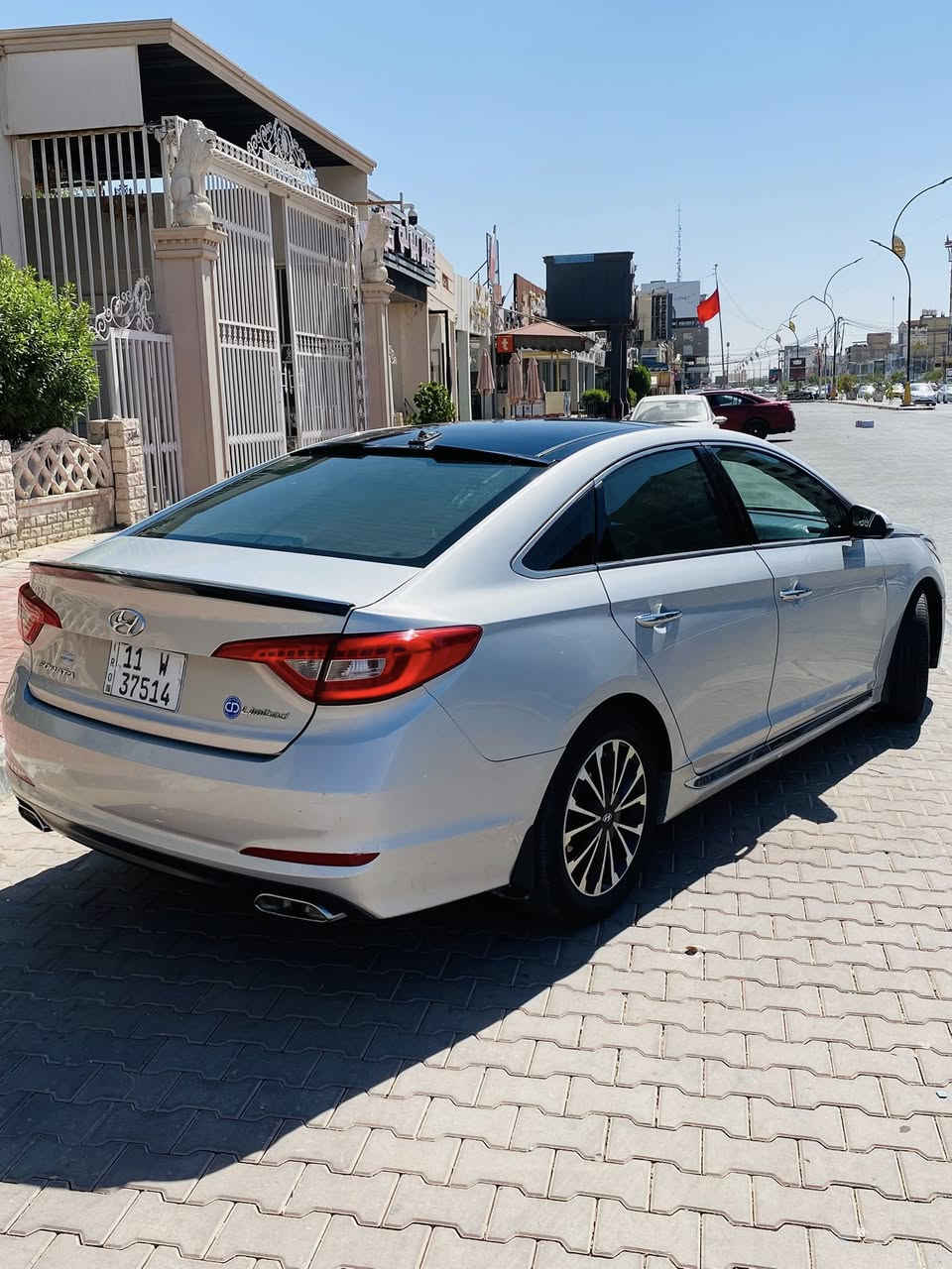 السلام عليكم
سوناتا رقم بغداد بسمي 

(لمتد ) Limited فول مواصفات VIP

موديل2015

المواصفات 

بانوراما 

بصمه  

كشنات جلد 

كشنات كهرباء 

كشنات تدفئه + تبريد

نظام سبورت 

نظام ايكو 

صاجات 

شاشة 

كامره 

رادارات جانبية

قطعتين تبريد 

بردات خلفية بلادي 

حساسات 

ويل كب كروم 

لايت زنون عالي + ناصي 

لد امامي 

بك لايت لد 

دبل كزوز 

مكينة 4 سلندر 

 GDI 2400 

مري قلاب

سستم صوت سماعات انفنتي 

تحكم ستيرن جهتين 

ستيرن هيتر 

ترحيب جنطة عند الاقتراب 

اشاير بالمري 

نيكلات 

ذاكره خزن ميموري 

سبايدر خلفي 

مري عاكسة لضوء 

الحادث : تعال خاص ادزلك السونار ماتله

السعر :١٢٥ ميعجبك السعر لتعلق السوك كلشي بي 

مكان السيارة نجف 

مكينه وكير وحداديه وتبريد كله جديد تعال وشوف 

للاستفسار *********** متوفر واتساب
