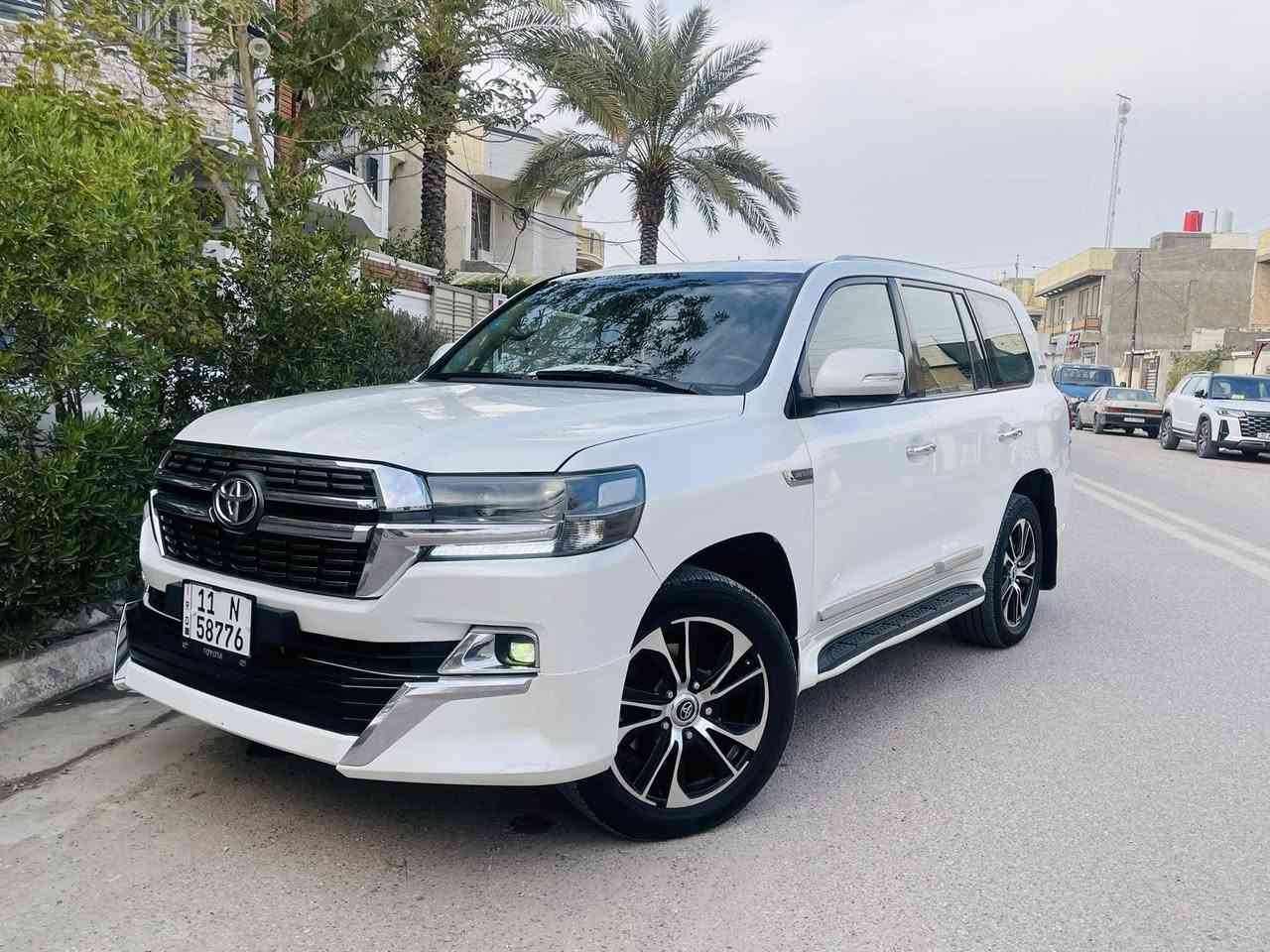 السلام عليكم 
—————————
لاندكروز 2009 محدثة بالكامل 2021 
                                                                               V8 
فول مواصفات لكزز اعلى مواصفات 
رقم بغداد بسمي وهزه وسنوية قبل أسبوع سويتهن 
————————————————————
سياره نظيفة جدا وعلى ايدي مكينه كير صدر مكفولات وتراية جديد و نصبته احلى من صور 
مكفولة من الحادث والصبغ عدا قطع التحديث حتى بارد مابية ماشية 180 كم 
—————————————————————————
مكانه :- بغداد 
السعر :- 288 
***********
