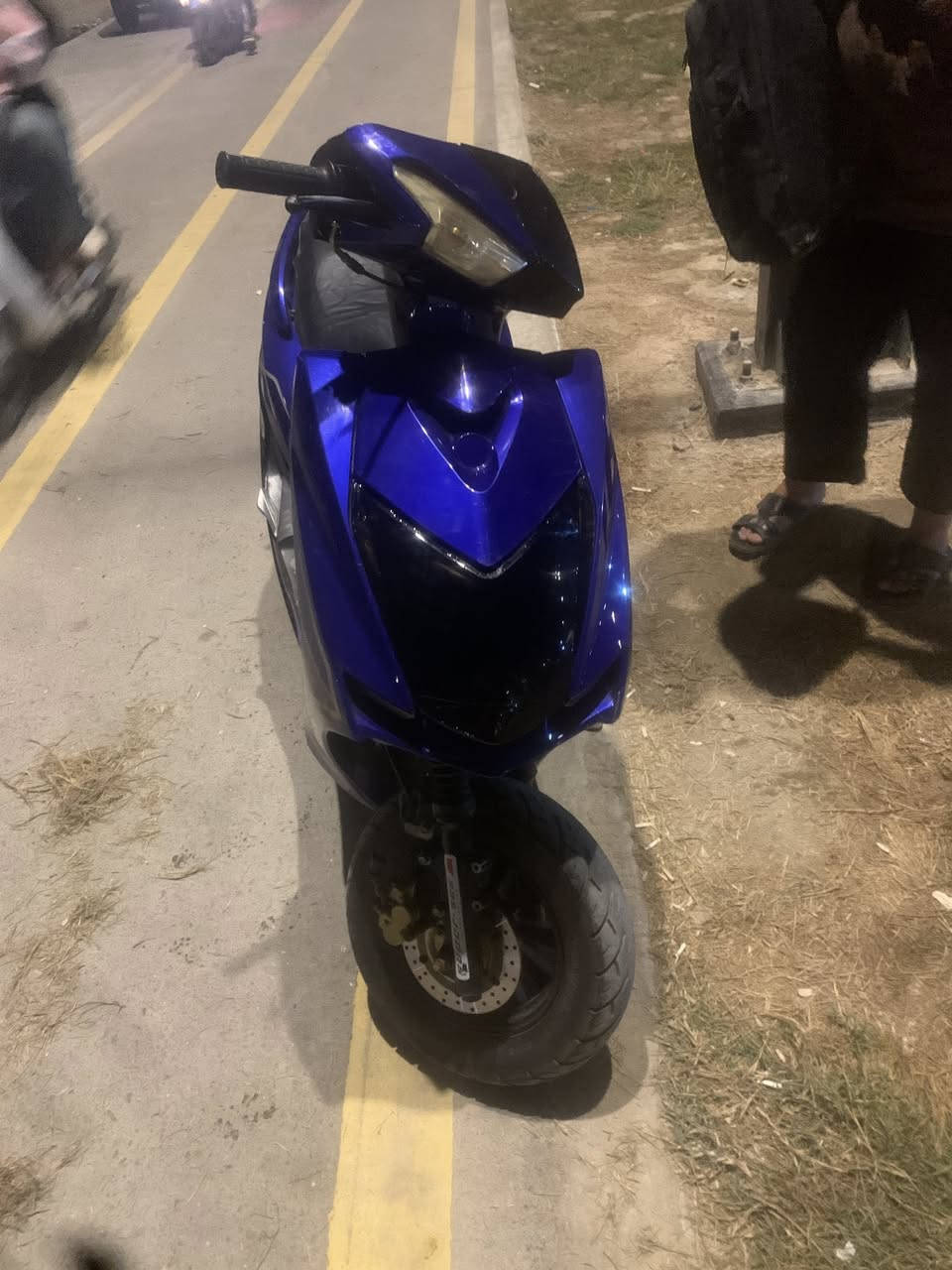 سلام عليكم دراجه سكنس للبيع كلشي شغال بيه سلف او هندر كهربايات شغاله لسعر ..300 او بيه مجال محتاج او ريد بيع الرقم وتساب او تصال/
مكاني الحيانيه ***********
