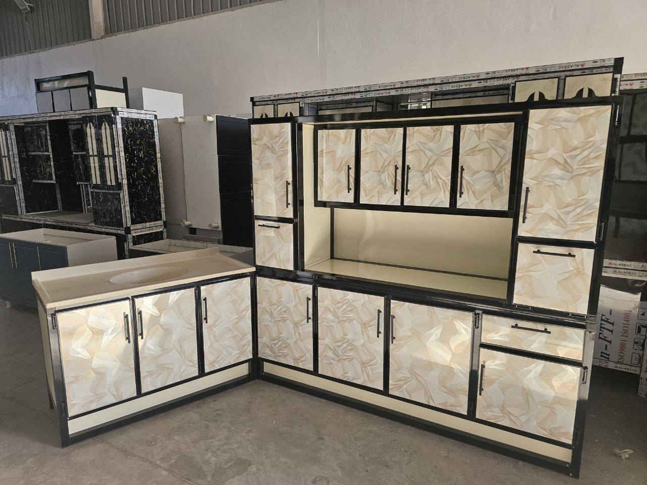 ما عليك بس  احجز والطلب يوصل لباب بيتك 🤗🌹🤗.

كاونتر مترين ارضي وملحق مع سنك متر و٢٠ مرمر . 

♥️♥️السعر 325/ الف♥️♥️


**إذا كنت صاحب هذا الإعلان وتريد حذفه لأي سبب، رجاءا أرسل رسالة إلى الدعم الفني**