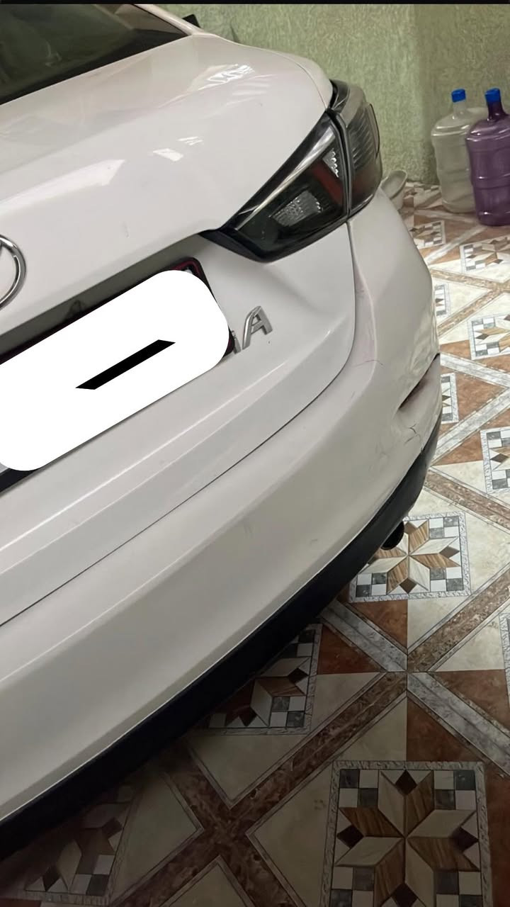 السلام عليكم
عندي سيارة يارس A1 ٢٠١٨ حادث خلفي من امريكا فقط چلملغ بالعراق طخات بسيطه والباقي كله مكفول ماشيه ٥٣ نظيفه رقم بغداد *********** رايدتها  ١١٠
