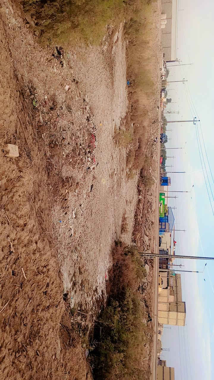 ارض للبيع واجه 34 نزال 25 الموقع شارع الي يربط بين البوابه ولسجن الاصلاحي تصلح  جملونات او محلات تجارية ***********
