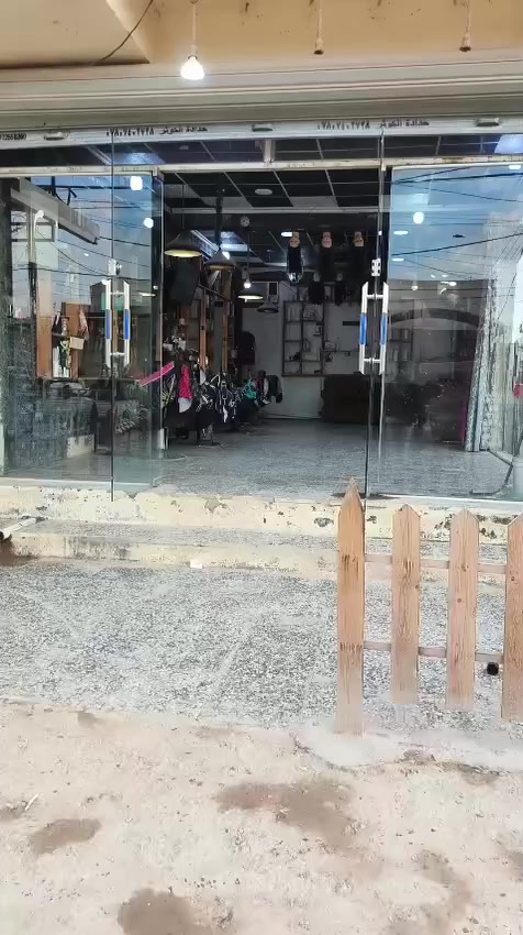 محل حلاقه كامل متكامل للبيع
الموقع شارع المطار القديم 
قرب الجامع الذهبي 
للستفسار اتصال أو وتساب 
***********
