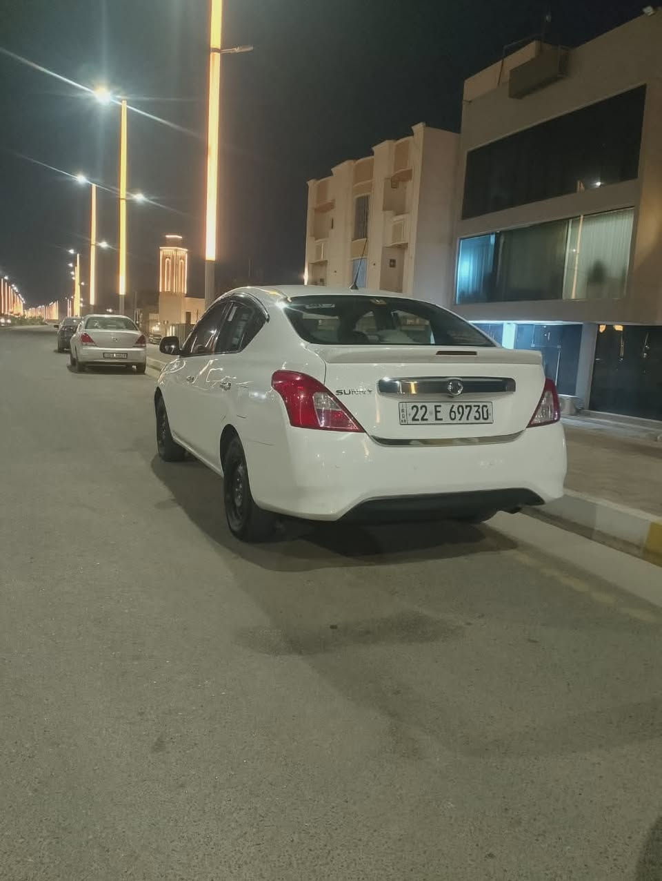السلام عليكم للبيع
سني هندي 
موديل  2021
بيها نص جاملغ المامي صبغ
السعر 98
المكان السيارة الحبانيه الخالديه 
رقم الهاتف ***********
