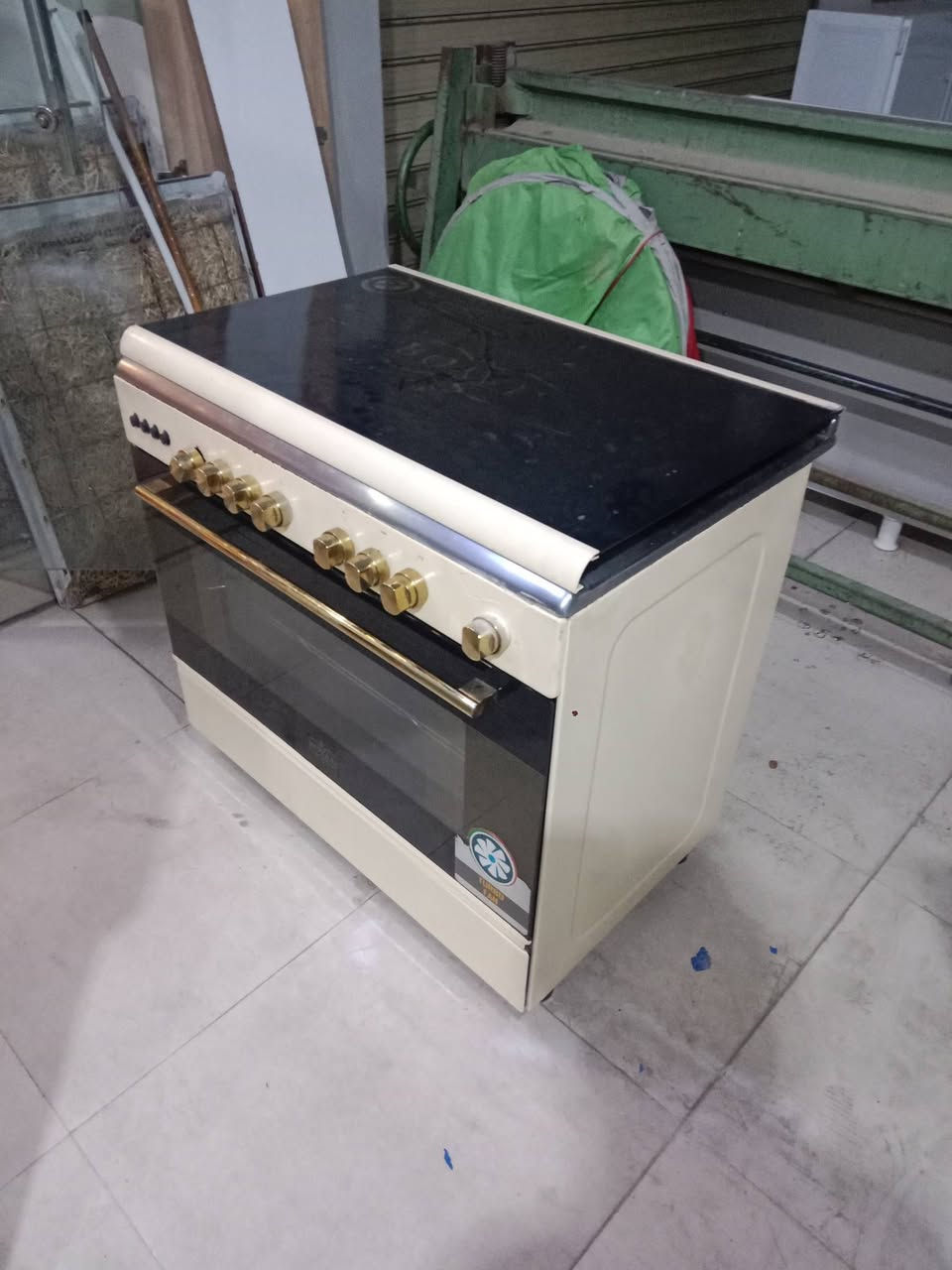 طباخ للبيع ماركه ROYAL شرط شغال فوك وجوه سعر 150 للتواصل ***********
