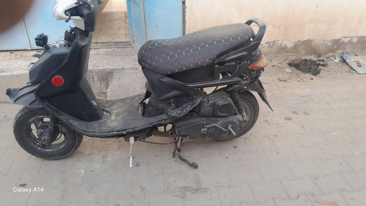 سلام  عليكم  دراجه فراشه للبيع مفتوحه  نضيفه ماناقصه  شي بس كفر  كلشي شغال سعر  ٢٠٠ وبيها  مجال  شراي يجي خاص


**إذا كنت صاحب هذا الإعلان وتريد حذفه لأي سبب، رجاءا أرسل رسالة إلى الدعم الفني**