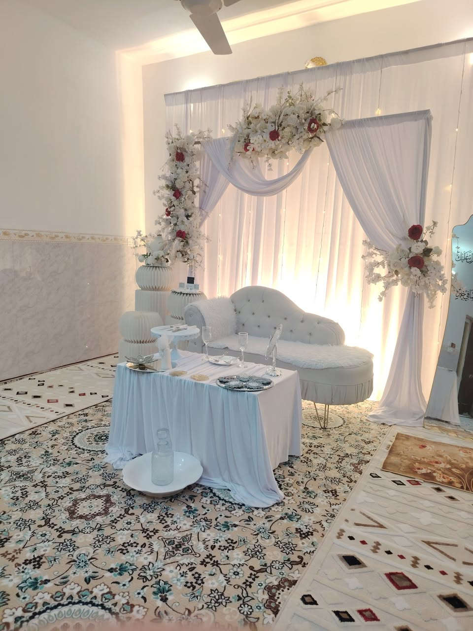 السلام عليكم ورحمة الله
الحجز مفتوح لكوشات العقد والمهر حنه حسب الطلب للحجز والاستفسار التواصل علئ الخاص او الاتصال على الرقم ***********
