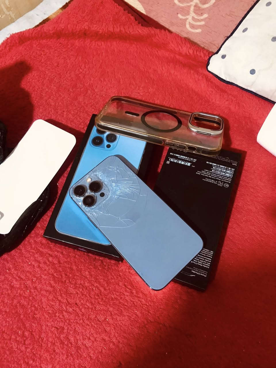 للبيع 13 برو ماكس ذاكره 256 بطاريه 92 مرفوع بطاريه سعر 600 الاستفسار ***********
