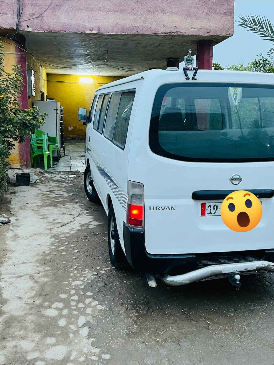 السلام عليكم
نيسان  ناصي ٢٠١٠ 
تحويل مباشر 
محرك كير كسل كفاله 
السياره خير. من الله نصبته حلوه 
بيه صبغ قليل 
تخم تاير جديد
باتري سلف جديد
صدره جديد 
مكان السياره بغداد محموديه 
***********
السعر 120 وبيه مجال الجراي
