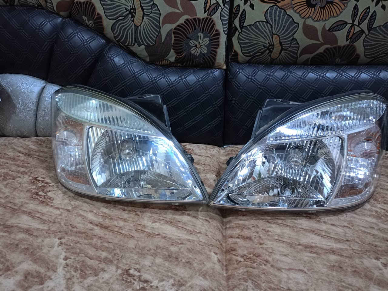 اغراض كيا ريو حاويه مشكل فقط دركه بيجي مصبوغه صبغ حراري اتصل او خاص يوجد توصيل لجميع المحافظات 
***********
