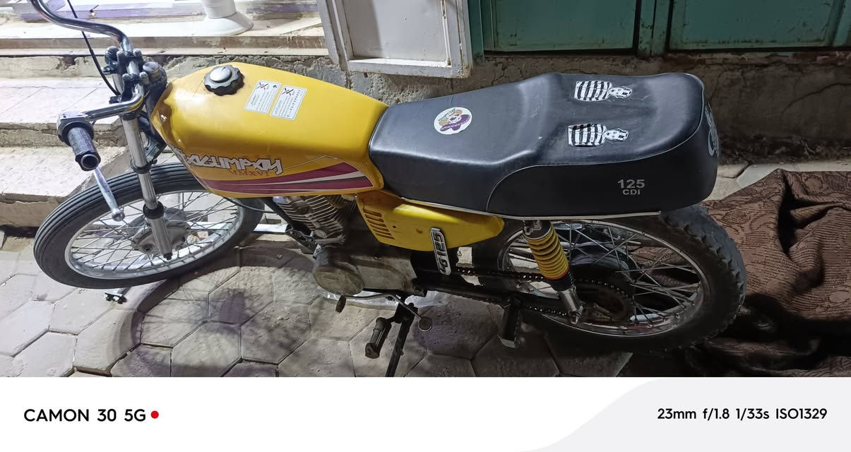 دراجه كلك سعر 250 قبل مده مجفت المحرك وكلشي مابيها و الدراجه واضحه بل صور مكانها نجف حي الجمعيه ***********
