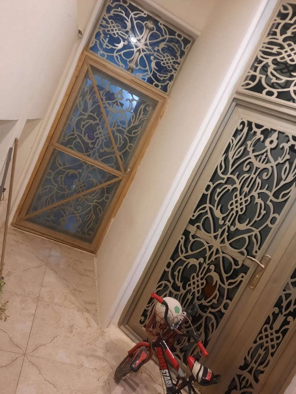 #بيت ١٠٠ متر طابقين جديد حي النداء المنطقة الذهبية قريب من شارع المجمعات وشارع دعبل
#تفاصيل البيت
الطابق الأول... غرفة نوم وصالة ومطبخ و استقبال وحمامات عدد ٢
الطابق الثاني... غرف عدد ٢ وصالة وحمام كونكريت درجة أولى
#طابو صرف رقم العقار ٤٦٢٨٤
#سعر البيت ١٠٠ مليون وبيه مجال
#للاستفسار الاتصال او المراسلة مكتب المظفر للوساطة العقارية
***********
***********
***********
#عنوان المكتب النجف حي الميلاد الحولي عمود رقم واحد
#شعدكم عروض بيع وشراء المكتب في خدمتكم
