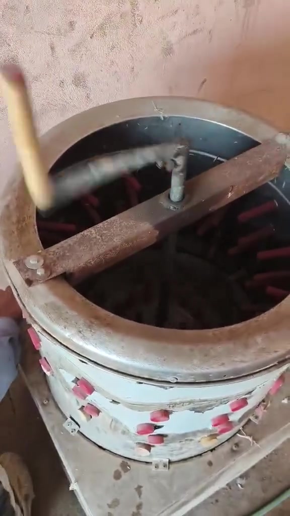 مكينة دجاج كهربائية فول نضافة وشرط الشغل بيعنك اشوفة ميسان العمارة رقم بي وتساب ***********
