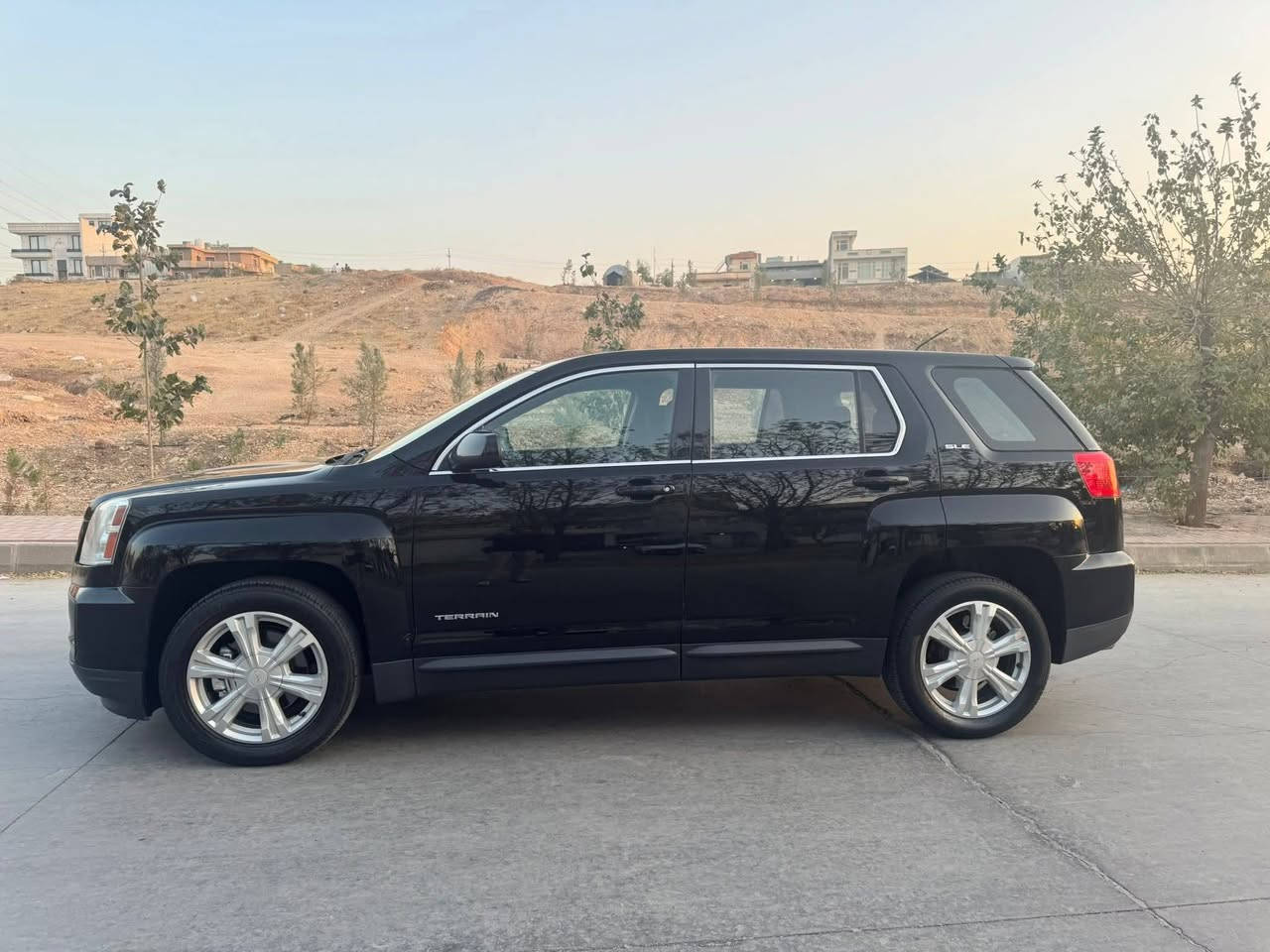 جمسي تيران مكفوله كفاله عامه عدا الباب الخلفي مرشوش اثر شخوط سياره خير من الله تبريد تدفئه حداديه فول السياره بعد احلا من الصور كله علا وضع الشركه السعر 145 وبيها مجال بصيط مكان السياره الفلوجه ***********
