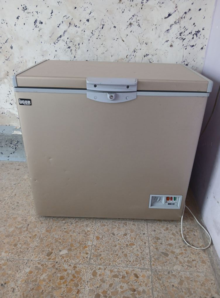 للبيع السعر ٢٠٠ الف وبيهه مجال  نضافة كدامكم نضيفه كلش 
نجف حي الانصار 
للاستفسار ***********
