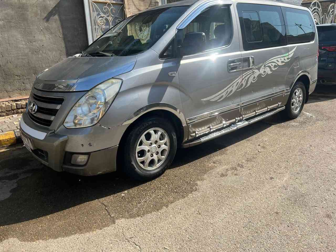 ستاركس ٢٠١٢ مسكر لبيع
مكينه خير من الله كير أوتوماتيكي 
حداديه خير من الله تبريد ثلج باتري وتايرات جداد سياره جاهزه كبل لشارع خطه كوت بغداد مصفره هئيه وغرامات بسمي مداور ثانيً يوم السعر 175 قفل قفل 
***********
