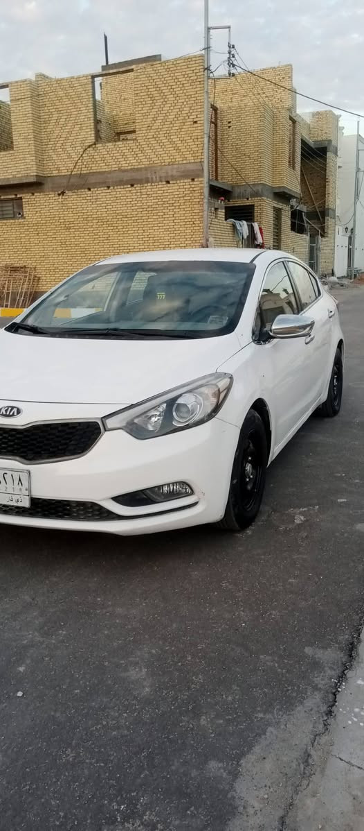 سلام عليكم سيراتو خليجي موديل 2015 رقم ذي قار مكفول كفاله من الصبغ وتبديل كير كفاله ومحرك كفاله تخم تاير جديد حداديه جديد مكان ناصرية مركز سعر 128 وبيه مجال رقم ***********
