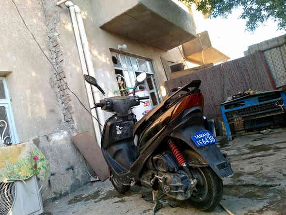 سلام عليكم دراجه ثعلب لبيع ياباني شغاله نص نكره سلف وهندر وكهرباءيتها كلها شغاله  كامله وكفراتها بلاديه انضاف ومحركها بلادي نطيف مامفتوحه ابد بلاديه ناعمه نطيفه حيل شلعه ومعدل خير من الله وتأيراتها جدد السعر 350 بيها مجال لشراي متواجد وتساب ورصيد مكاني بشارع فلسطين رقمي ***********
