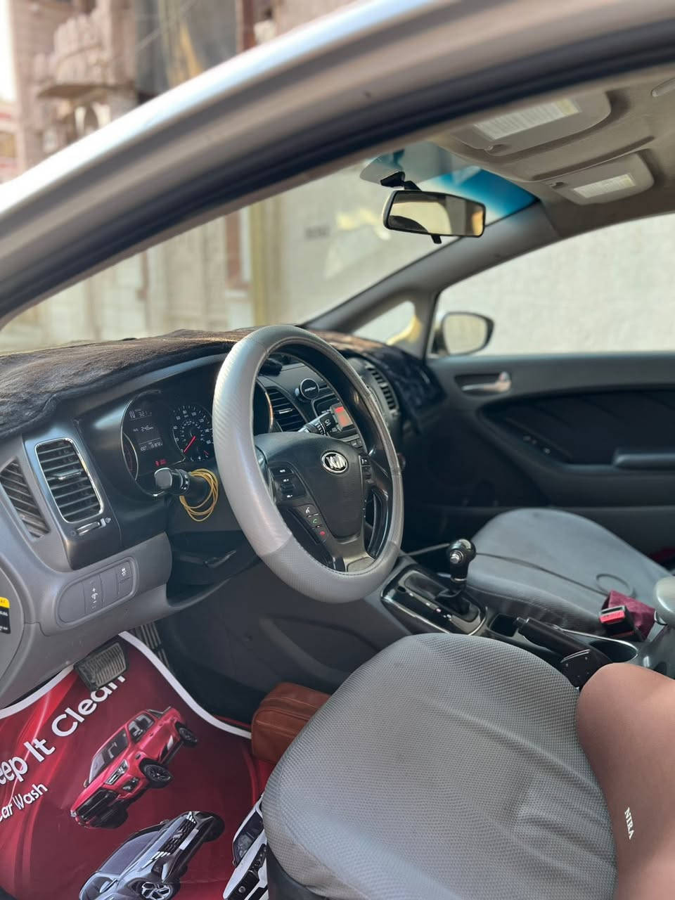 السلام عليكم كيا فورتي 2017  امريكي.  حادث 3 قطع  وبيهة كلير قطعتين سنويه ب اسمي رقم اربيل بدون شواصي بدون لغود  بدون دواخل. كير مكينا تبريد خير من الله السعر115 وبيهة مجال بسيط
اتصال فقط بدون واتساب ***********
 واتساب ***********
