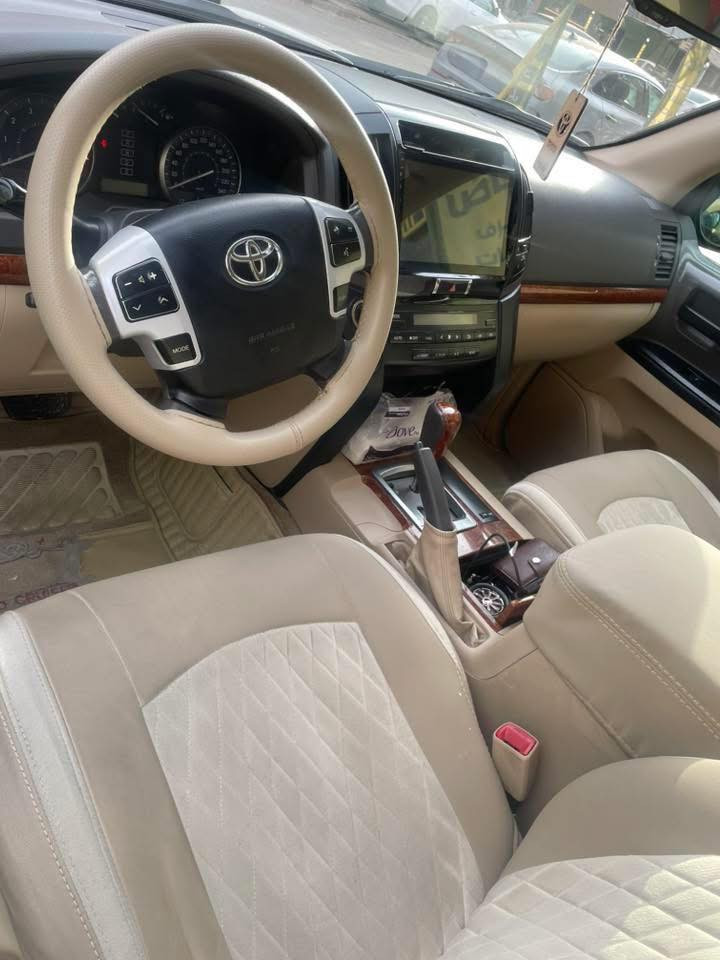 لاندكروزر اربيل 2013 تحويل ثاني يوم ماشية 290
مشي حقيقي كير محرك بلادي غير مفتوح مكفول.
السيارة بيهه حالوب ناعم مال مطره الآخيرة بنيد وقماره والدعاميات مصبوغات للجمالية ملاحظات جداً بسيطة.
مواصفات عاديه كراسي عادية داخل مخمل مطعم بجلد مري كهرباء قلاب شاشة فتحة بصمة ثلاجة جكمجة تخم تايرات جديد مكان السيارة زيونه او البلديات
***********
السعر 320 نهايتهه نازل من سعرهه مال حالوب.
