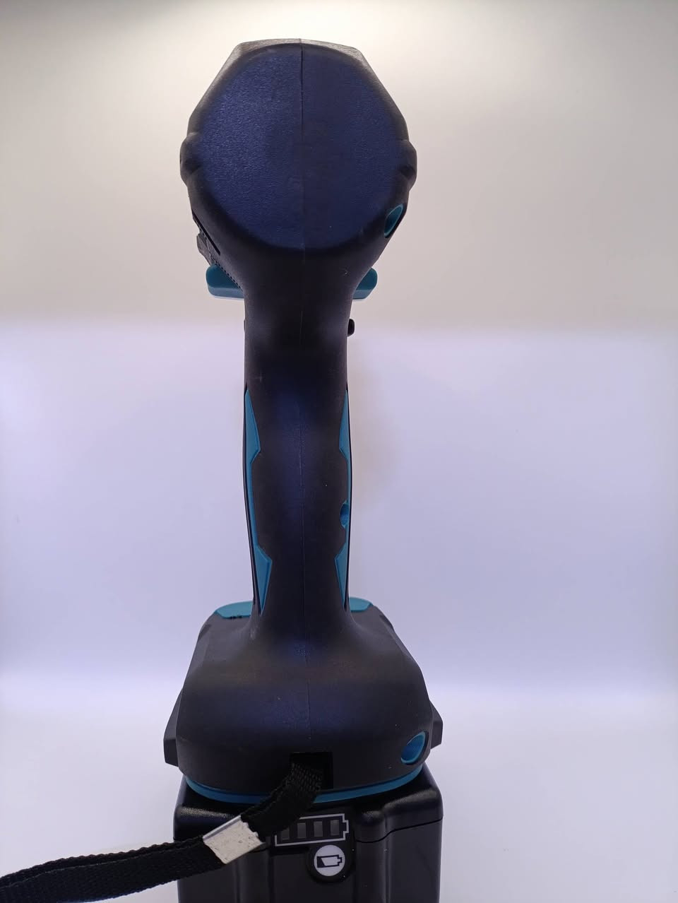 السلام عليكم
اخوان قطعتين دريل ماكيتا صناعه ياباني 
القطع مال امزون يعني بضاعه اوربيه 
والبطاريات وحده اصليه هي وشاحنته والثانيه كوبي مال دريل صيني توصيل اكو كل العراق


**إذا كنت صاحب هذا الإعلان وتريد حذفه لأي سبب، رجاءا أرسل رسالة إلى الدعم الفني**