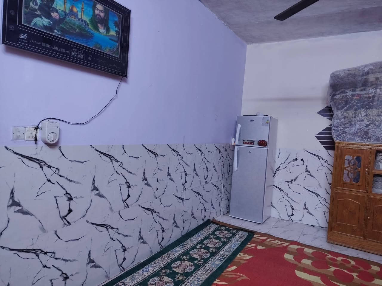 السلام عليكم بيت للبيع طابو زراعي سند 25 منطقة سيد ابراهيم ،ابو لهيمه  مساحته 200 متر بناء غرفة نوم وحده واستقبال ومطبخ وصاله وصحيات داخليه و خارجيه ارضيه بورسلين جديده بي كراج كبير مال سيارتين وحديقه كبيره  السعر 37مليون الشراي يتواصل ***********
