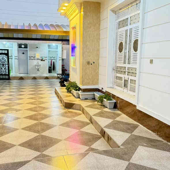 يتوفر لدينا دار طابقين ركن  للبيع في الرمادي منطقة البوفراج بالقرب من ماركت الطيب 

يتكون الدار من استقبال وكلدور و هول و صالة و غرف عدد 4 و مطبخ و مجموعة صحيات داخلية و خارجة علمآ الطابق الأول معزول عن طابق الثاني درج خارجي جميع المواصفات في كل طابق 

علمآ الدار مؤثث من سبالت و منظومة كامرات و تخم و خزانات ماء و  غيرها

جميع الخدمات تتوفر من ماء 2 خط و كهرباء و مدارس و تبليط 

الدار فول مواصفات 

شارع 7 م
مساحة الأرض 350 م
طابو زراعي سند 25 
تنازل مباشر 

السعر 225 مليون و قابل للتفاوض. 

*********** احمد
