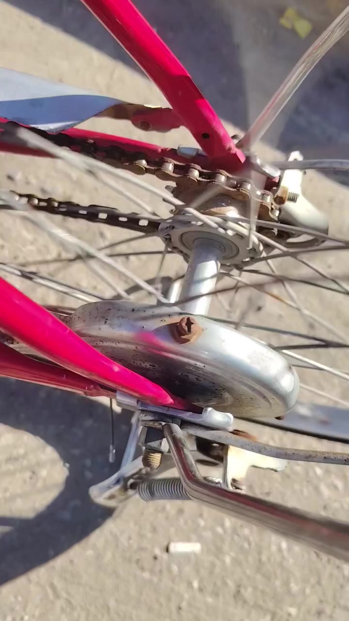 السلام عليكم بايسكل للبيع سعر 65 الف بي مجال*********** للاتصال على هذا الرقم
