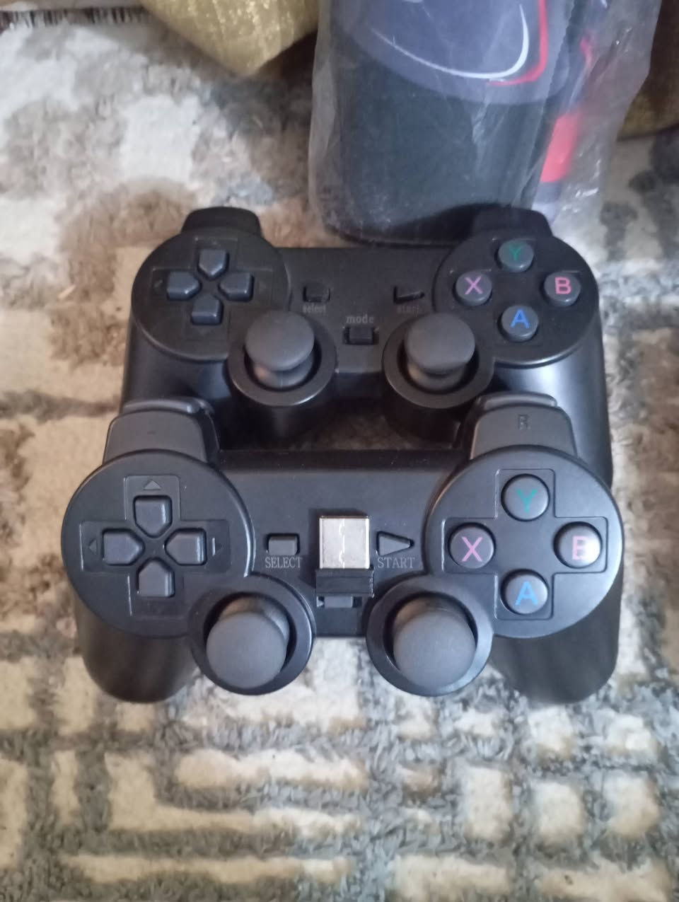 ٢٠ الف وتوصيل ٥ الاف .
١-نك مايك شحن جوكر .
٢-كيبل Lan انترنت مال نانو ٥٠ متر .
٣- زوج جوستك بلوتوث عادي على الباتريات .
٤-ادبتر من التايب سي لعدة مخارج موضح بالصور .
٥-عارض ايفون على الشاشه .
٦-باد ماوس مستطيل طويل .


**إذا كنت صاحب هذا الإعلان وتريد حذفه لأي سبب، رجاءا أرسل رسالة إلى الدعم الفني**