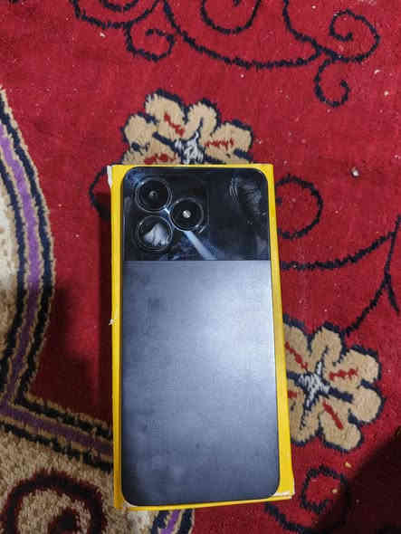 ريلمي سي51 جهاز نضيف مال بيت ذاكرة 128 
بطاريه 5000 شاشه 90 هيرز كامره 50 ميكا بكسل
ملحقات فقط كارتون وكيبل شحن السعر ١٣٠ و بيه مجال الشراي 
مكاني بصره هارثه رقمي *********** البصرة
