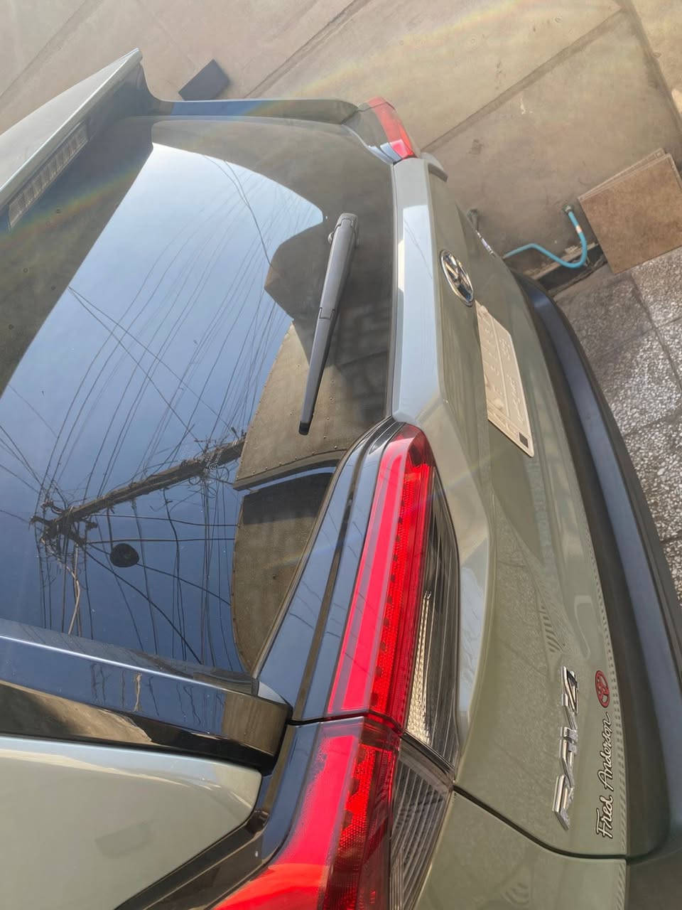 راف فور 2022 وارد امريكي هايبرد
لون اسمنتي 
السياره فول مواصفات 
كشنات جلد وكهرباء 
بصمه 
فتحه 
شاشه 
وبعد بيهه مواصفات 
مكفوله السياره عده الحادث مالتهه معدل بارد مثل مموضح بالصور  فقط جاملغ الخلفي 
رقم بغداد 
مكاني الامين الثانيه 
السعر 23/500$
***********
