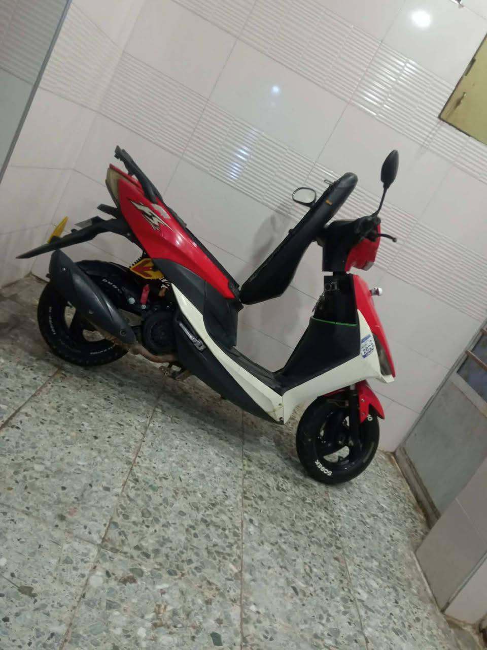 السلام عليكم اخوان دراجه للبيع الله شاهد ماتسمع صوتها ومكفوله من الفتح بيها سحب تشلع شلع كهربائيات كلها شغاله فقط نتركت وصار بيها دخان خفيف /السعر 300 وبيها مجال/مكان الرشاد قرب فلكه حي النصر 
‏‪0773 810 1325‬‏واتس
