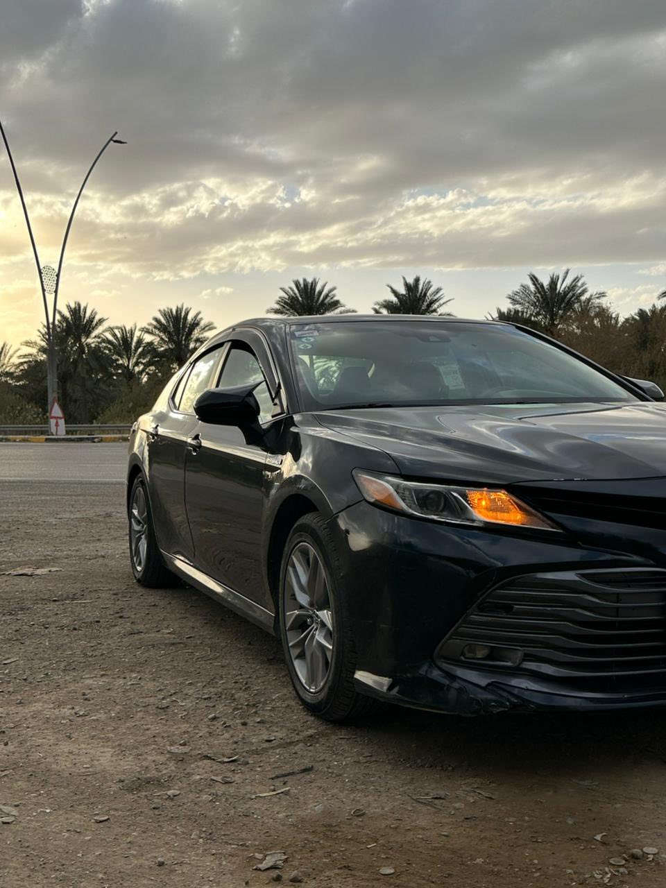 السلام عليكم وعيدكم مبارك للبيع كامري هايبرد موديل ٢٠٢٠ le لون اسود حادث فقط صندوق مبدل وبيها بارد في قطعتين بدون ايرباك بدون صبغ  ماشية 77 الف ميل مكانها بغداد الغزالية بأسمي تحويل مباشر رقم انكليزي 
 السعر ١٧٠ وبيها مجال للاستفسار *********** صور الحادث والسونار تواصل معي خاص وتدلل
