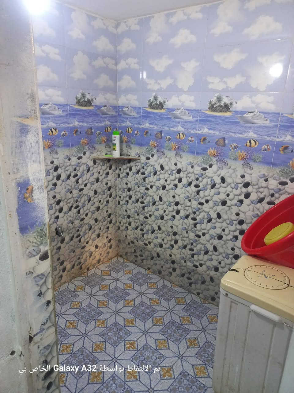 ياالله دار للبيع مساحه 120 وجهه 10 ونزال 12 مربع ما ناقصه اي شي بس بيتونه مسجل بلبلديه حي عباس قرب المولد ثاني بيت ركن سعر 35 وبي مجال بسيط هاتف *********** اسيا ***********
