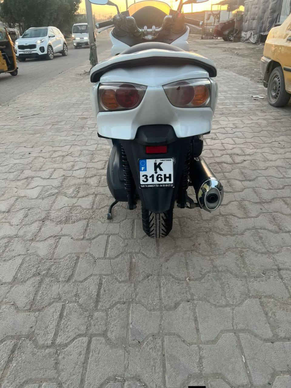 السلام عليكم شباب دراجه للبيع فورزا 010 سعر 1,200 
دراجه بيها خير تبخير مسبوقه صبغ عام***********
