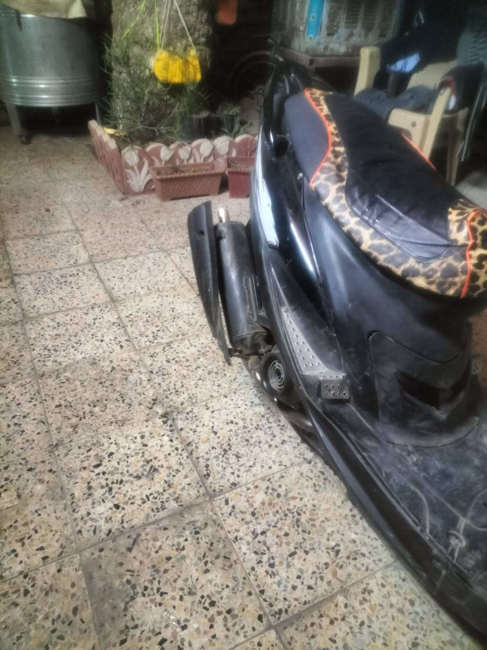 السلام عليكم ماكس عدلة للبيع دراجة حلوة ونضيف شغالة نكرة سلف مكينة ناعمة كفرات كلهة بلادية شلعة ومعدل بلات شغالة 
مكاني الغزالية سعر 350 اوبيهة مجال رقم ***********
