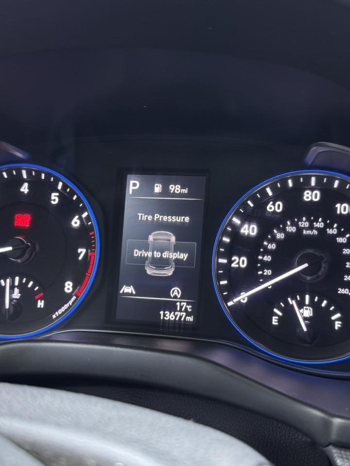 السلام عليكم
للبيع فقط هونداي كونا 2023 وارد امريكي
حادثها الدعاميه والخشم مال البنيد فقط ومرجع ع البارد بدون ايرباك صور الحادث مرفقه مع الصور
مواصفات 
مكينه 2000 دوش 
بصمه 
كشن السايق كهرباء
رادار امامي وخلفي توقف ذاتي رادار مرايات 
تحكمات ستيرن 
اوتو ستوب
مانع منحدرات 
تحديد مسار
مانع انزلاق 
3 انضمة قياده
شاشه جبيره بلاديه مع كامرا
سبير طوارئ منازل
ماشيه 13670 مايل حقيقي
للاستفسار ***********
السعر 195 ورقه وبيها مجال
