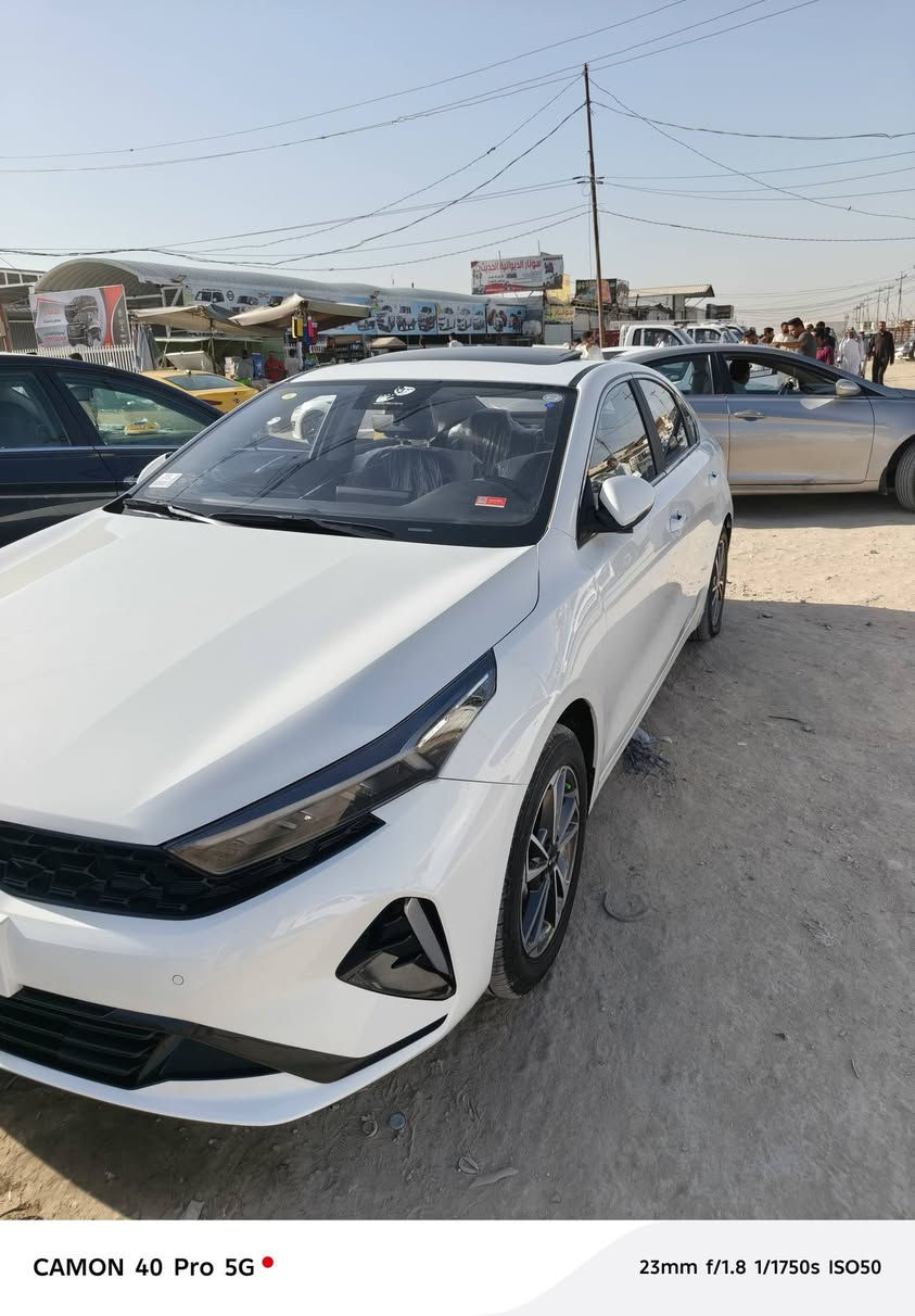 السلام عليكم اخوان بيع سريع 
كيا k3 موديل ٢٠٢٤ فوول مواصفات رقم دولي شمالي  هزه فحص سنويه جديد تحويل وكاله جاهز سلايت بصمه تشغيل بصمه أبواب شاشه كبيره كاربلي كامرة دواره امامي خلفي عداد الإلكتروني تبريد شاشه زنون عدسات وحاجب سايد بريك بصمه أوتو هولد وضعيات قياده اشاير بلمري ماشيه 41 كير محرك صدر كلهن نظيفات 
🔢 مرقمة وجاهزة – رقم أربيل الدولي 
🔧 المواصفات الكاملة:
• شاشة معلومات حديثة
• كاميرا خلفية
• بصمة تشغيل (Keyless)
• تحكم كامل بالستيرن
• سنسرات خلفية
• إنارات LED أمامية وخلفية
• إشارات جانبية بالمرايا
• فتحة سقف
• داخلية فخمة لون أسود
• مرايا كهرباء + طي كهربائي
• نوافذ كهرباء
• نظام توفير الوقود (اقتصادية عالية)
💎 مميزات إضافية:

✔️ محرك اقتصادي مناسب للاستخدام اليومي

✔️ مساحة داخلية مريحة للعائلة

✔️ تصميم عصري شبابي لافت

✔️ ثبات ممتاز على الطريق

✔️ صيانة سهلة وقطع متوفرة

✨ سعر منافس جداً بسعر السوگ 
✨ 
✨ مناسبة للمشاوير والسفر بالعيد
🚘 سيارة تجمع بين الأناقة + الراحة +الاقتصاد
📞 اتصل. ***********
